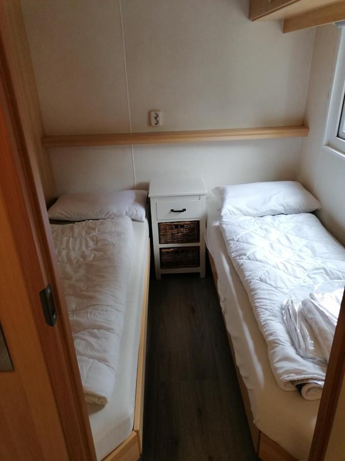 Chalet 4-6 Personen Epe F15 Van Alle Gemakken Voorzien Max Aantal Volwassen Personen Bedraagt 4 Esterno foto