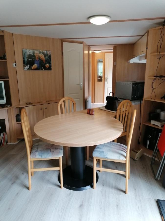 Chalet 4-6 Personen Epe F15 Van Alle Gemakken Voorzien Max Aantal Volwassen Personen Bedraagt 4 Esterno foto