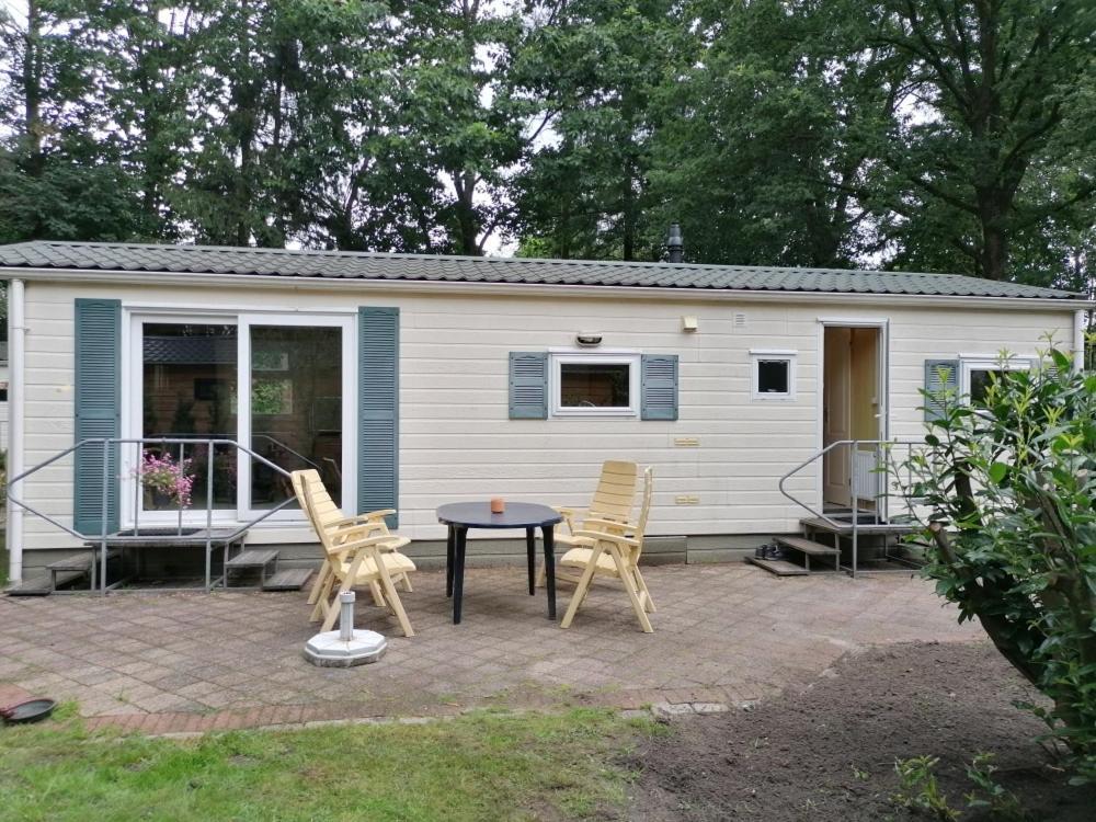 Chalet 4-6 Personen Epe F15 Van Alle Gemakken Voorzien Max Aantal Volwassen Personen Bedraagt 4 Esterno foto